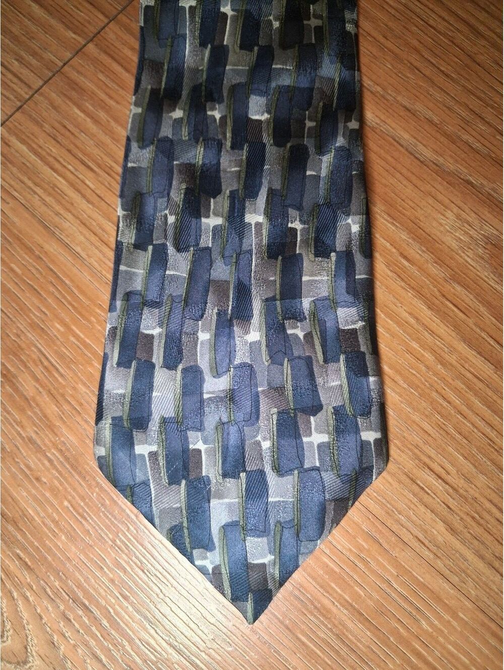 1996 VINTAGE Jerry Garcia Silk Tie Gray Multicolor Art Wide